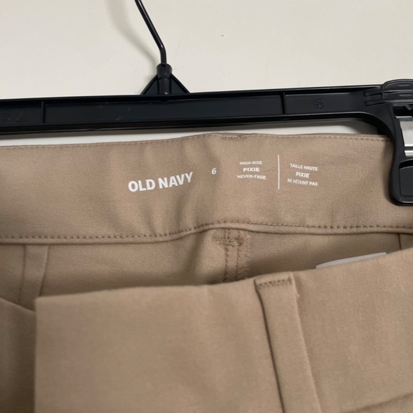 Old Navy High Rise Pixie pants size 6 - Picture 2 of 2